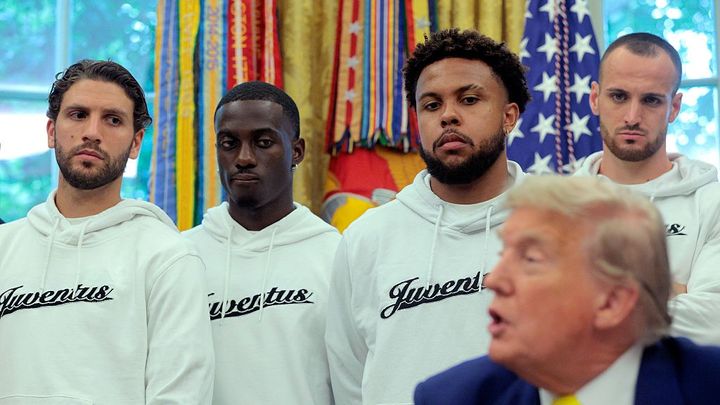 「俺はただサッカーがしたい…」トランプ大統領と面会した世界的選手たちが困惑