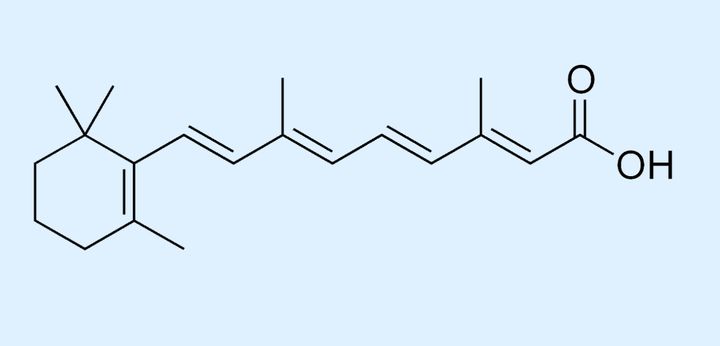 ニキビ薬にも含まれるレチノイン酸はビタミンAから作られる物質です