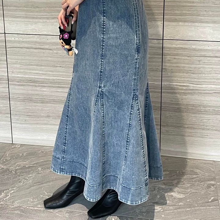 SNIDELのデニムワンピースコーデ