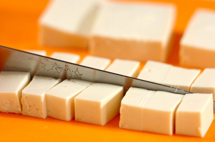 豆腐入りコーンスープの下準備1