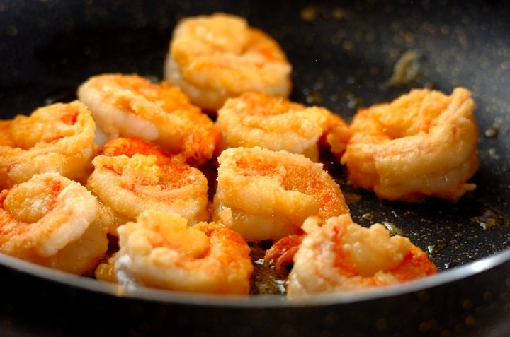 トマト入りエビのチリソース炒めの作り方1