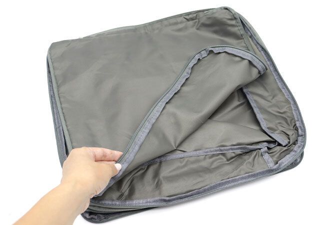 スタンダードプロダクツの圧縮バッグは2層に分かれている