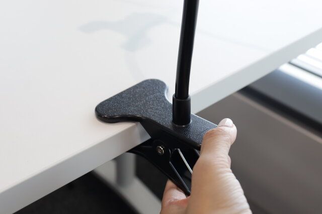ダイソー スマートフォンスタンド（フレキシブルアーム） クリップ