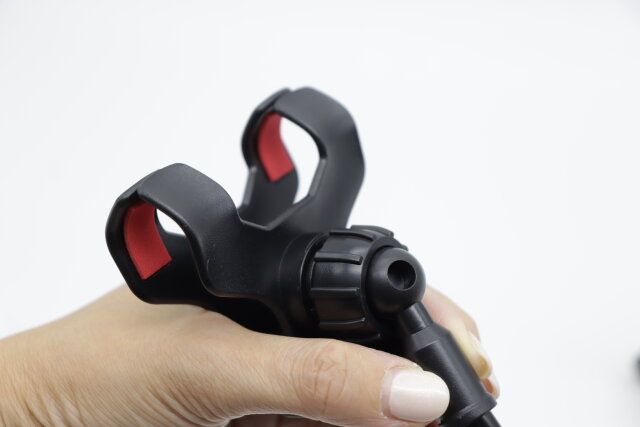 ダイソー スマートフォンスタンド（フレキシブルアーム） 接続方法