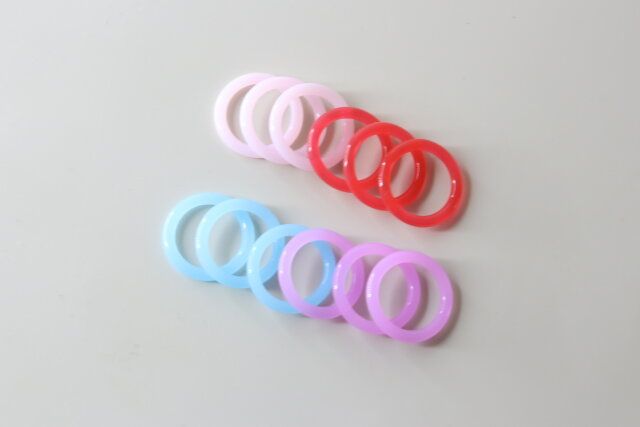 ダイソー 傘マーカーリング（ピンク系、6個） 傘マーカーリング（ブルー系、6個） デザイン