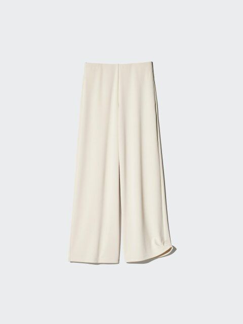 ユニクロのクレープジャージーストレートパンツ