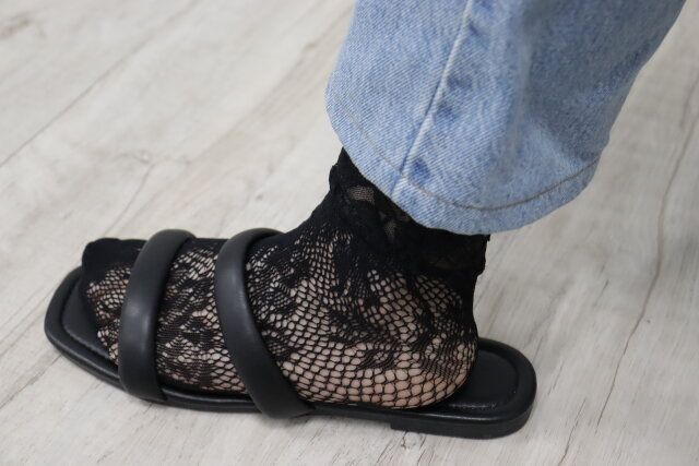 ダイソー サンダルソックス（ラッセル、トップレース、花柄） 使用例