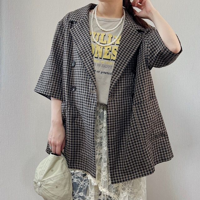 しまむらのブラウンの「チェック柄ハーフスリーブジャケット」