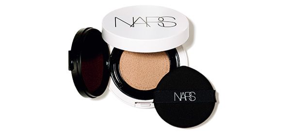 NARS ライトリフレクティング セラムクッションファンデーション