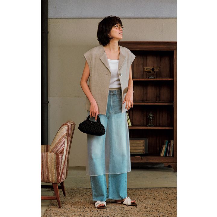 いつものデニムコーデにチュールスカートを足すだけでトレンド感アップ