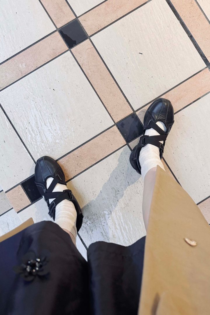 夏シューズ2025◎ 夏の靴は3足あれば最強、着回しの効くスタイリング実例集【ささやかですてきなもの 大谷有紀 vol.241】