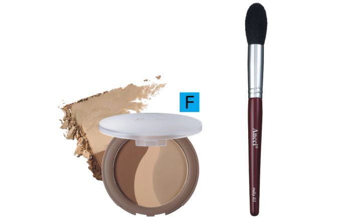 Ruby 03 ￥4780／アンシ ブラシ リリミュウ シアーマットシェーディング 01 ￥1760／コージー本舗