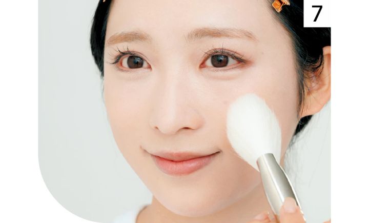 外側から中央に塗布