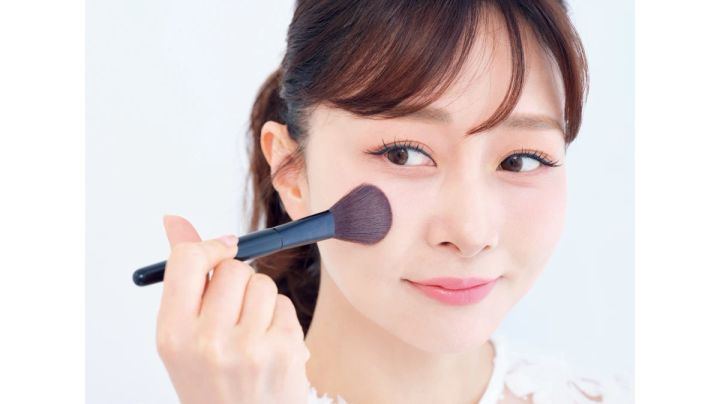 【5】お粉は崩れやすい箇所のみひとはけ