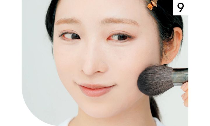 影を仕込んでキュッと小顔に