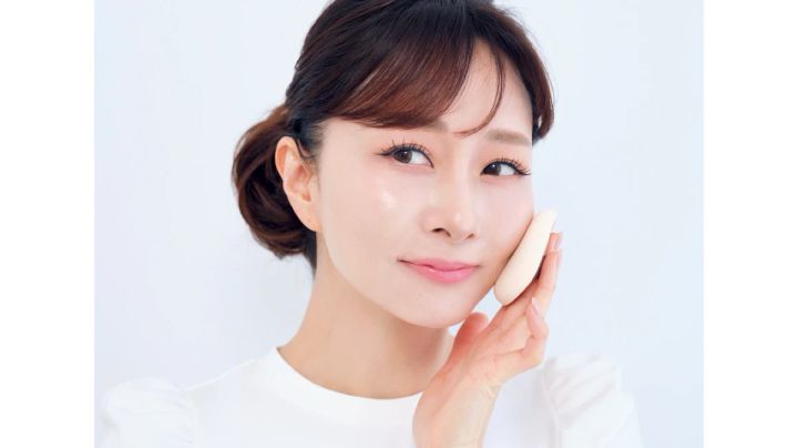 【3】ファンデは湿らせたスポンジで密着