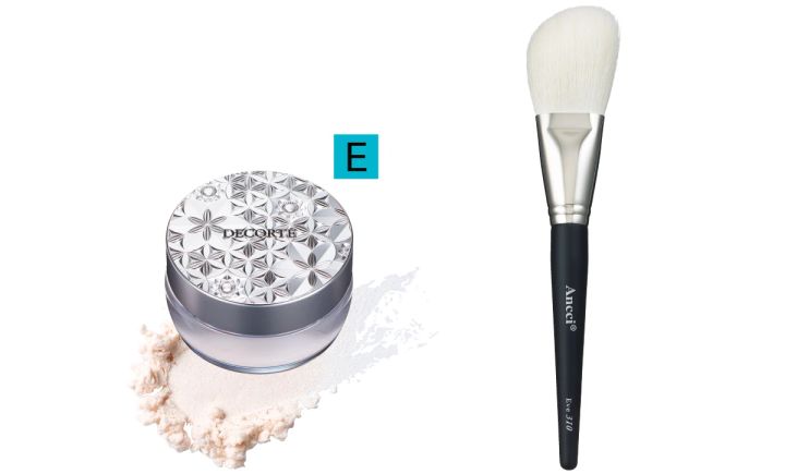  Eve 310 ￥8800／アンシ ブラシ ルースパウダー 00 20g ￥6050／コスメデコルテ