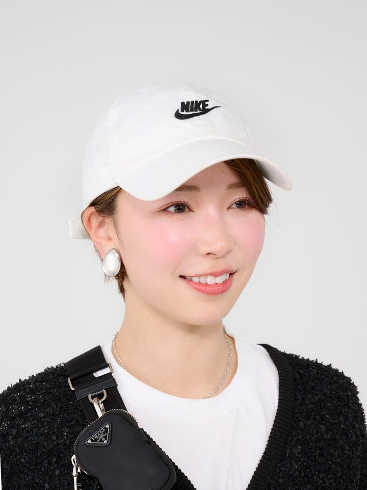 クラウドチームVERY髙橋香穂の春のカーディガンコーデのキャップはNIKE