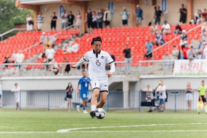 【インタビュー】東欧を渡り歩いた日本人MFが東欧の独裁国家で大学生になったワケ