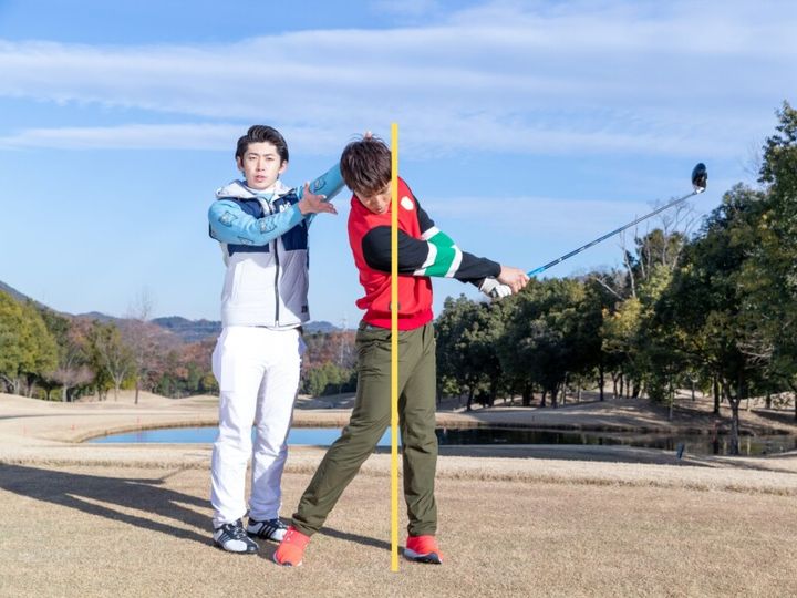 ビハインド・ザ・ボールができないのはスマホのせい？人気コーチがレッスン