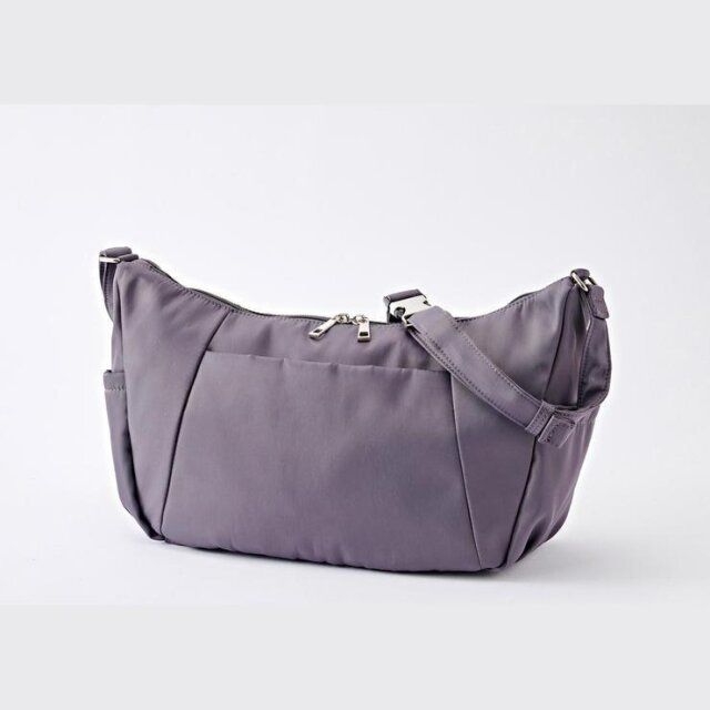 しまむらのハーフムーンショルダーバッグ