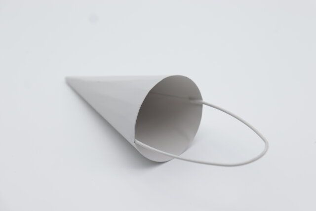 セリアのハンギングコーンはニュアンスカラーのおしゃれなアイアン製