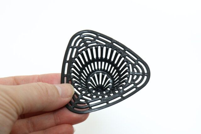 ダイソーの鉢底ネット（7.1cm×7.5cm×4.5cm、6個組）6