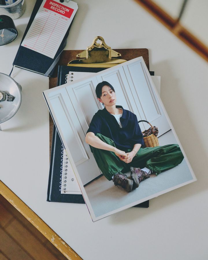 この夏の定番スタイルは、ゆるめサイズの気楽なニットポロシャツ【市川実和子さんと考えるベーシック】