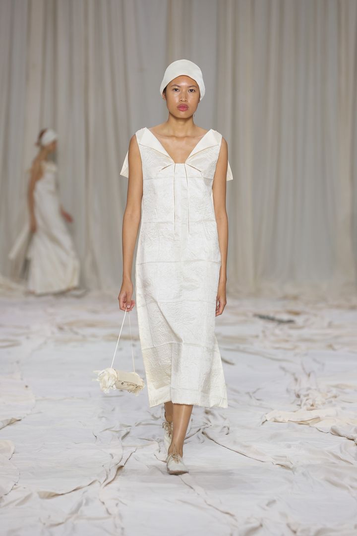 エイミー・ローランス 2026年リゾートコレクションより。