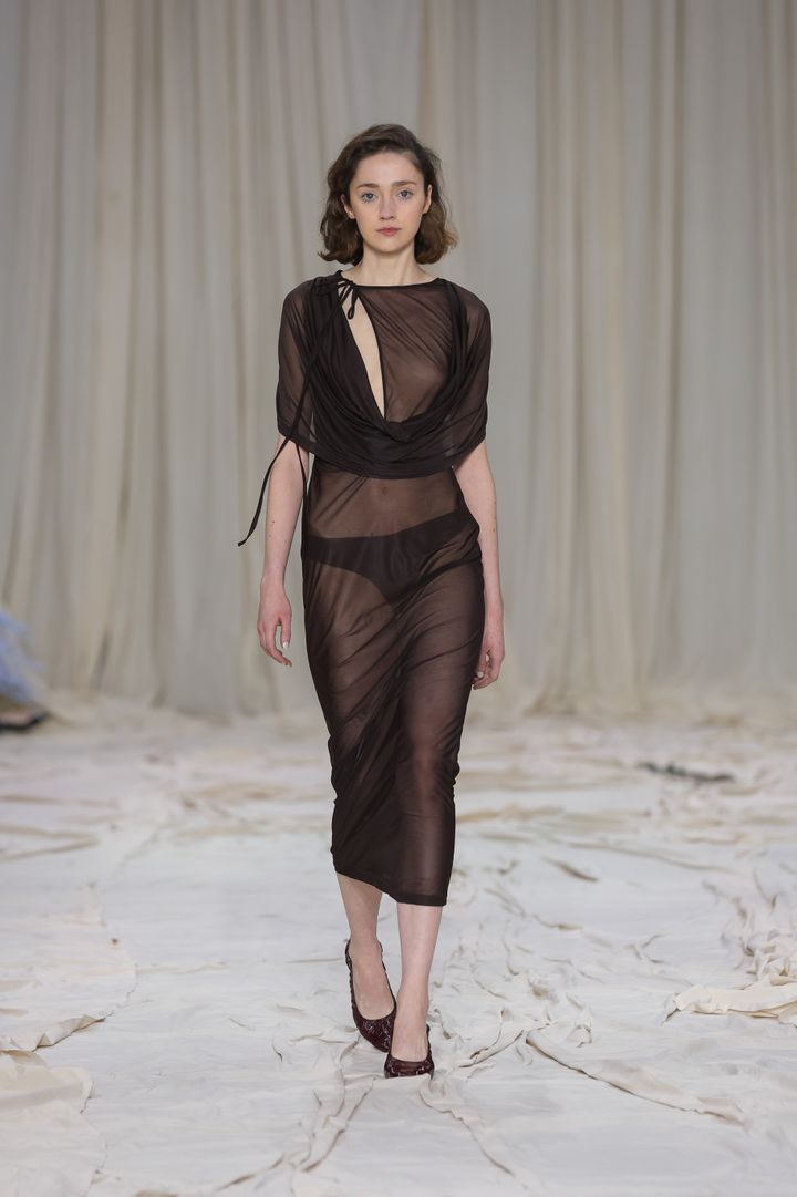 ウィン・ハムリン 2026年リゾートコレクションより。