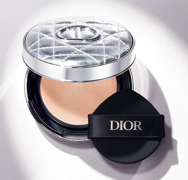 ディオールスキン フォーエヴァー イドラ グロウ クッション