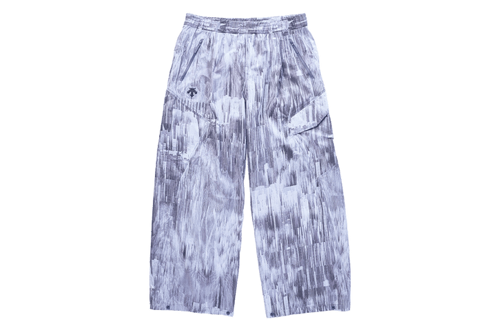 〈デサント オルテライン エイティワン〉のパンツ