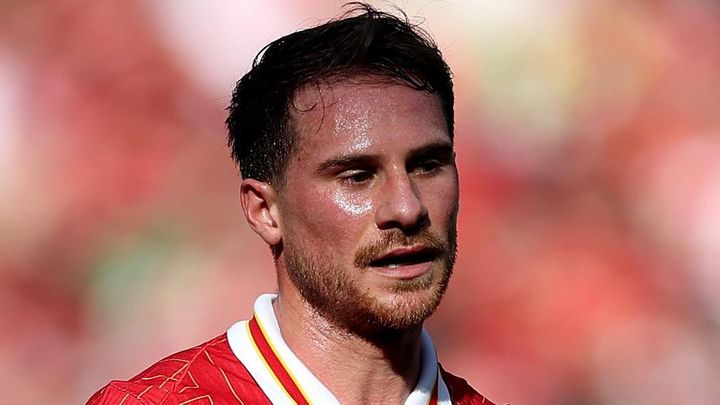 浮気して捨てられた…日本代表の同僚スター、元交際相手のモデルから慰謝料8億円を請求される