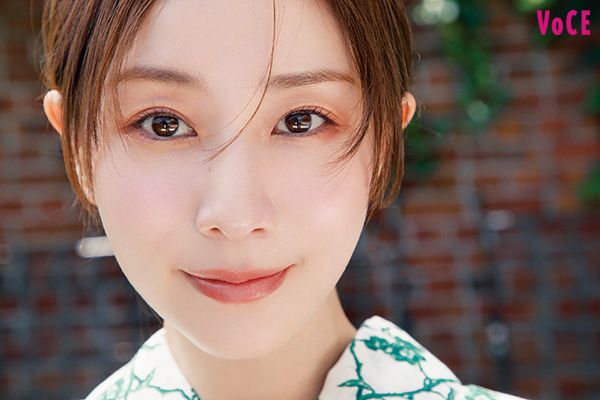 目尻にはニュアンスライン、目頭には光を盛る