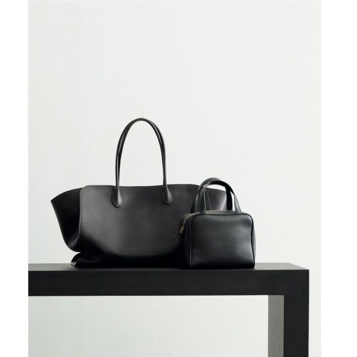 端正な佇まいと使いやすさが魅力の新生バッグ