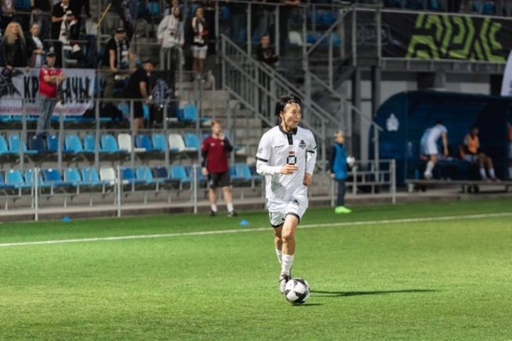 【インタビュー】サッカー選手と異国大学生をかけ持つ日本人MFが語る東欧の独裁国家の実態とは