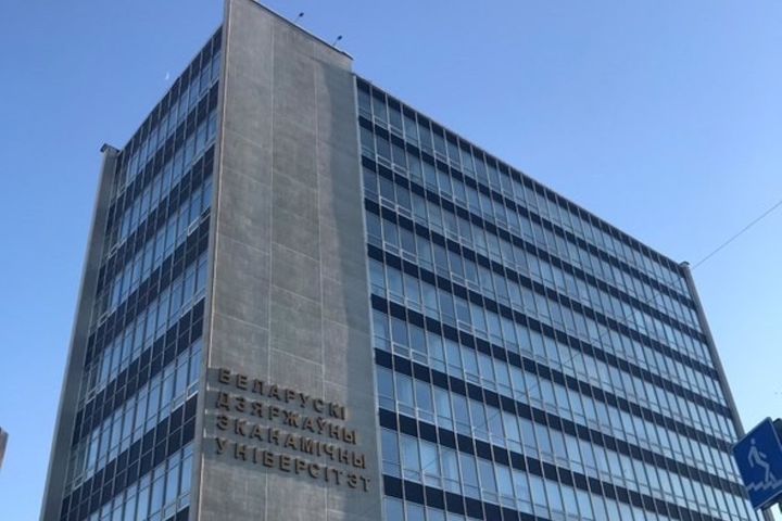 【インタビュー】サッカー選手と異国大学生をかけ持つ日本人MFが語る東欧の独裁国家の実態とは