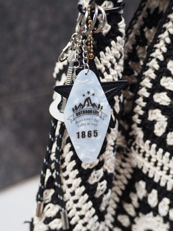 シーインのチャーム