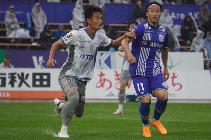 ブラウブリッツ秋田DF尾崎優成が5試合ぶり先発復帰！保有元のヴィッセル神戸帰還に「自分と向き合いながら」とメンタルを鍛える