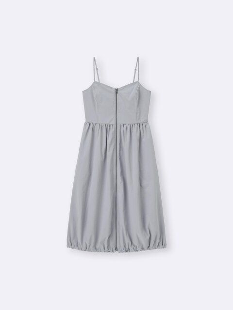 GUのフロントジップバブルヘムワンピース