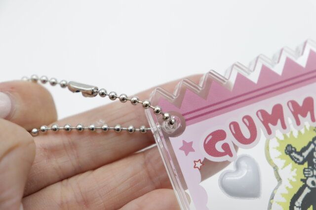 セリアのシャカシャカフレームキーホルダー お菓子風はボールチェーン付き