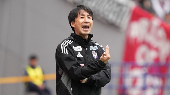 降格危機のJ1チーム、“監督1年目”指揮官と契約解除…社長もコメント「後任となるコーチは…」