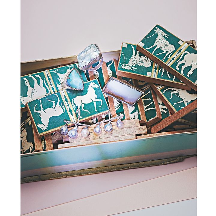 Adlin Hueのジュエリー