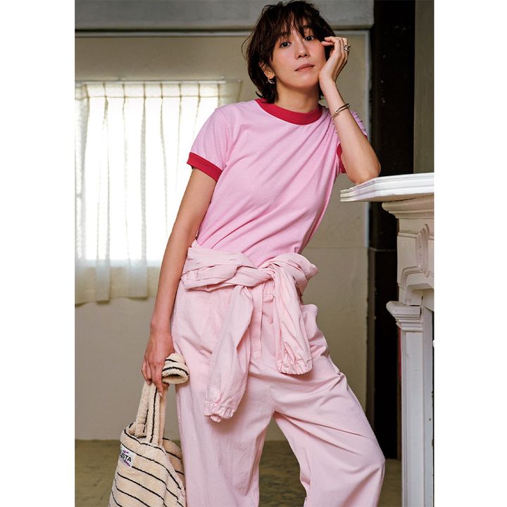 オールインワンもピンクで柔らかな印象に