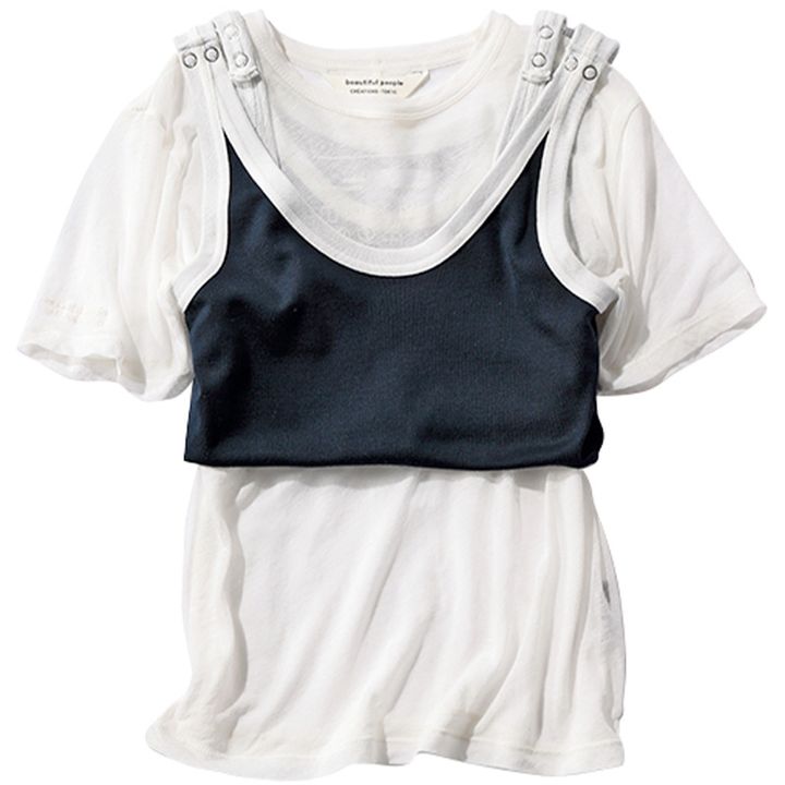 ビューティフルピープルの白Tシャツとジェーンスミスの短丈タンクのレイヤード