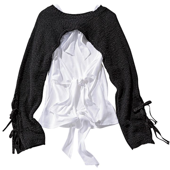 スタイリングの後ろ開きトップスにレイビームスのボレロを重ねたコーデ