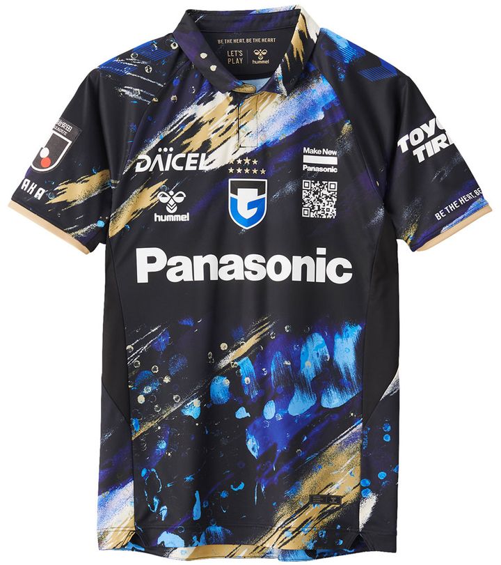 J1クラブに“ペイントアート”の限定ユニフォームが登場！選手が「足でデザインを製作」