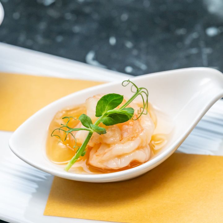 海老とくらげの鎮江黒酢漬け（花かん）