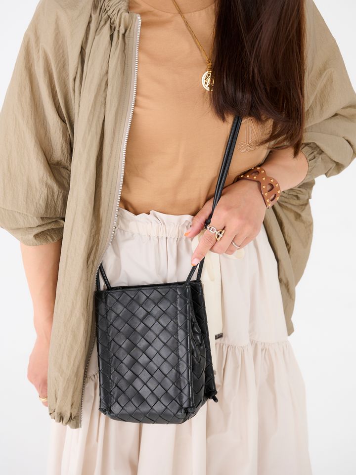 クラウドチームVERY髙松愛梨の春コーデ2のバッグはボッテガ