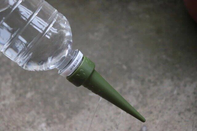 ダイソーの給水キャップ、2個（ミッキーマウス）2